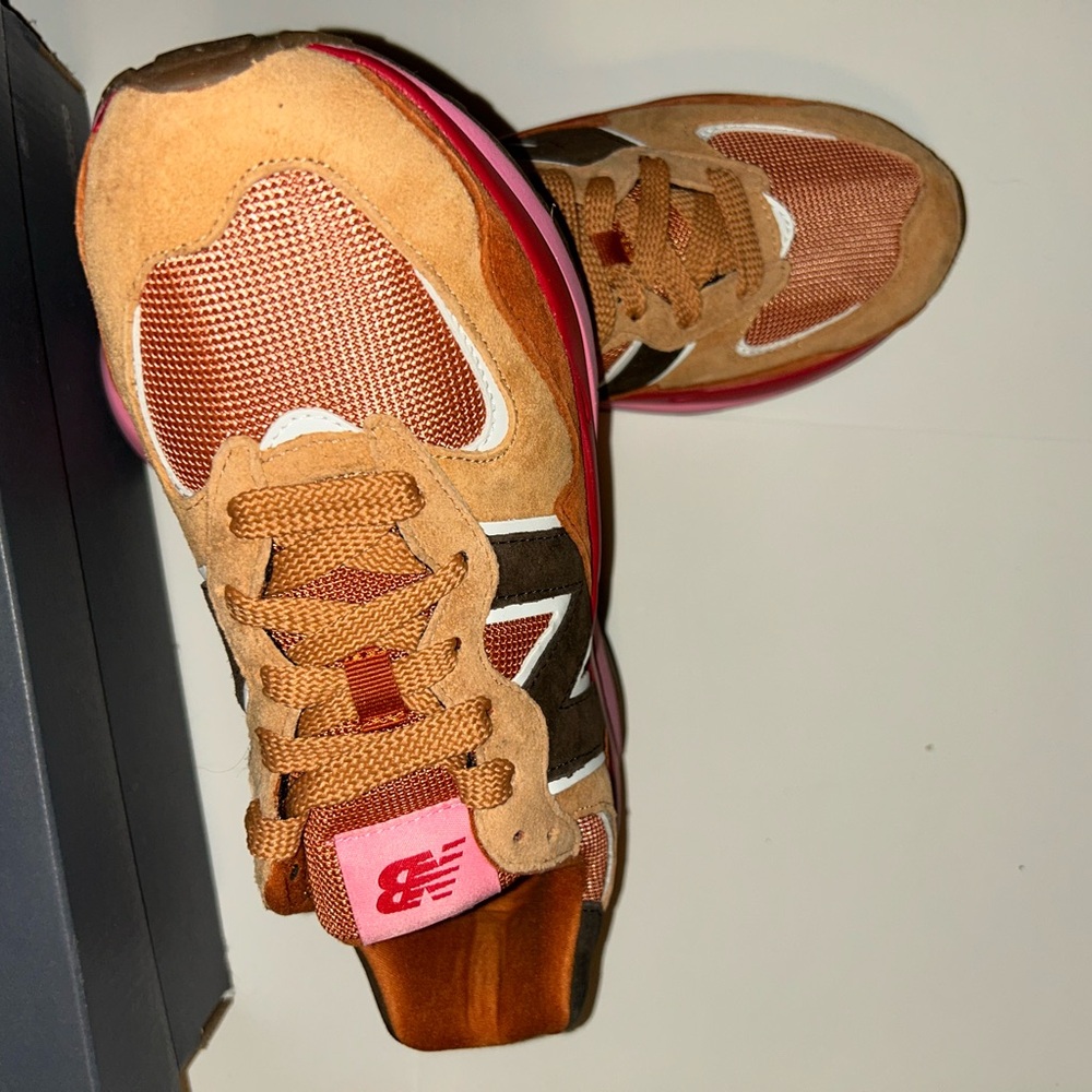 New Balance Brown and Pink Athletic Shoes Men’s Size 8 - Picture 6 of 8
